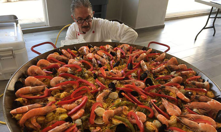 Paella Méndez inicia de una historia amor.